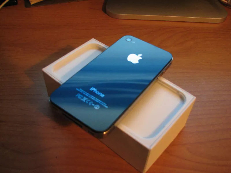 Новый Apple iPhone 4 16GB/32GB оригинальные,  сделанные в США 2