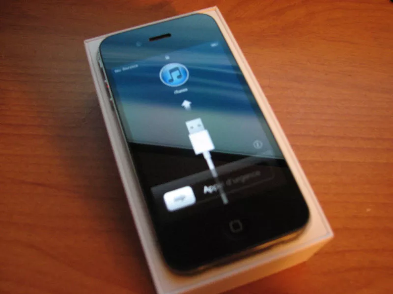 Новый Apple iPhone 4 16GB/32GB оригинальные,  сделанные в США 3