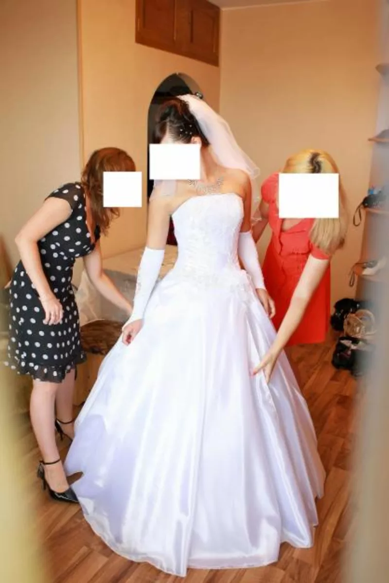 Продам свадебное платье Цена: 12 000руб.